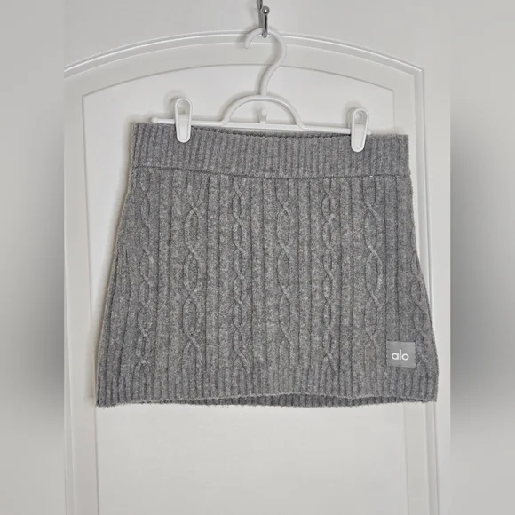 37. Alo Yoga | Cable Knit Winter Bliss Mini Skirt – Heather Grey – Size Small - Picture 4 of 12